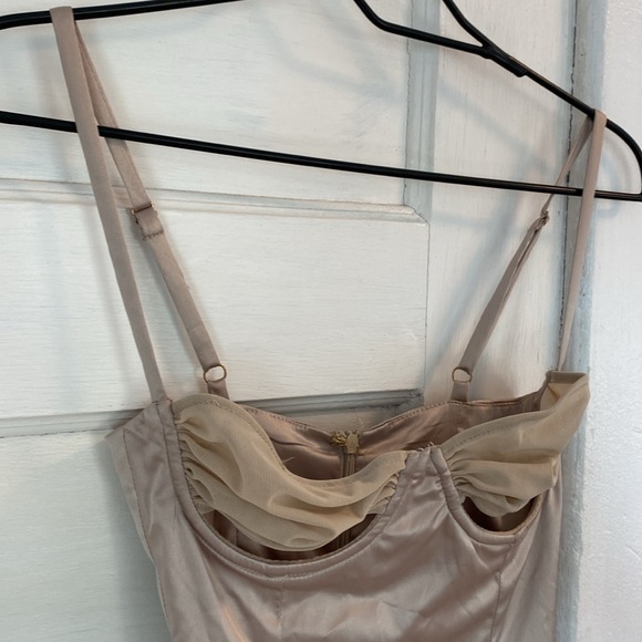 NWT Oh Polly Cut ‘Em Off Satin Bodycon Midi Dress in Beige, Size 0 - Picture 10 of 17